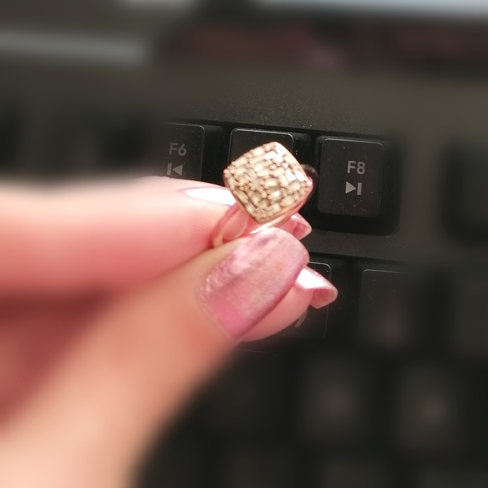 Genuine Champagne diamond ring. - Picture 6 of 6